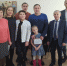 Семья Аскарова Марата, участница мероприятия по улучшению жилищных условий, получила свидетельство о предоставлении социальной выплаты на строительство жилья в сельской местности. Документ главе семьи вручил глава округа А.И. Евсеев. - Пировский район